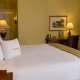 DoubleTree-by-Hilton-Charleston-king-room